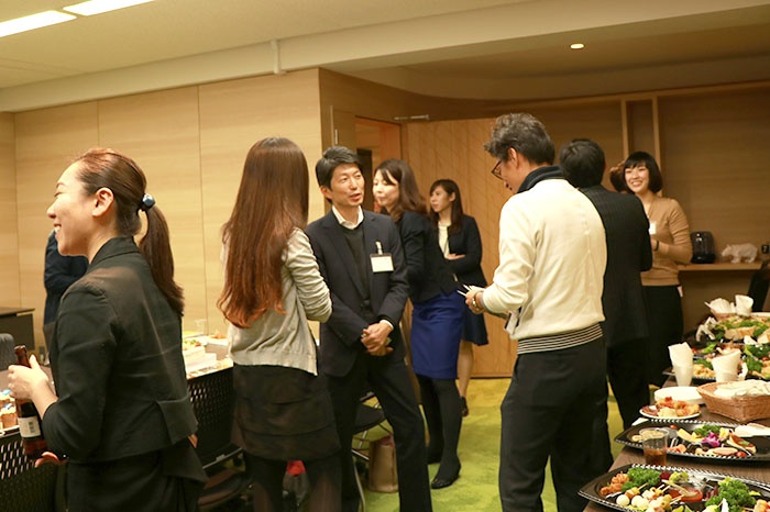 コムニコユーザーミーティング懇親会の様子 コムニコユーザーミーティング懇親会の様子