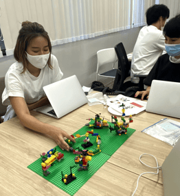 お互いの作品を組み合わせる